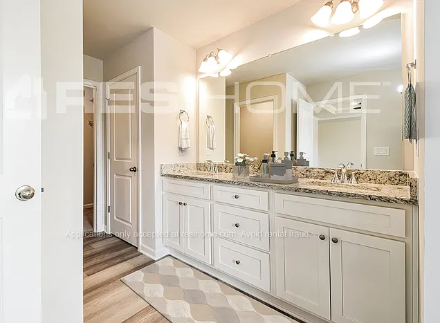 157 Meadowmark Dr W — Photo 14
