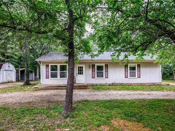 22 N Turner Ln, Lacygne, KS 66040