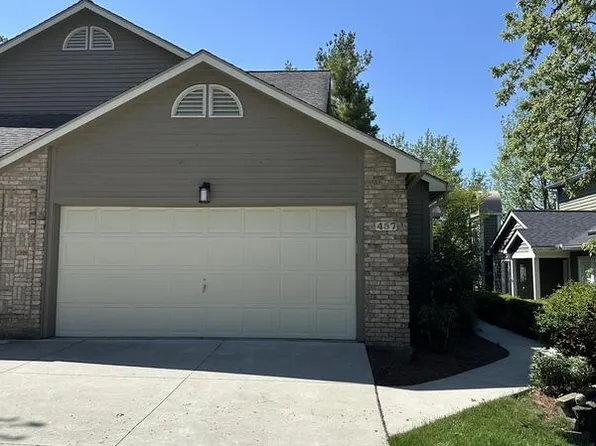 457 Village Oaks Ct, Ann Arbor, MI 48103