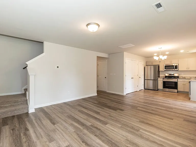 1108 Hugh St — Photo 15