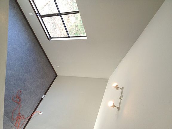 2nd image of 5928 Agnes Ave