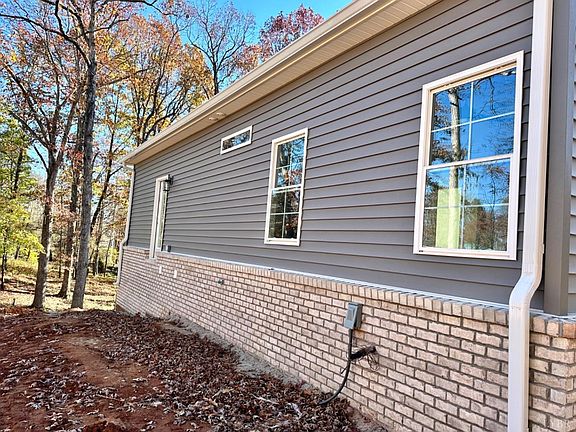 4th image of 10 Sourwood Ln