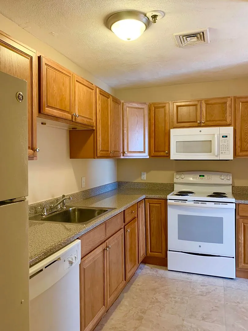 Peabody 2-Bed-1-Bath — Photo 2