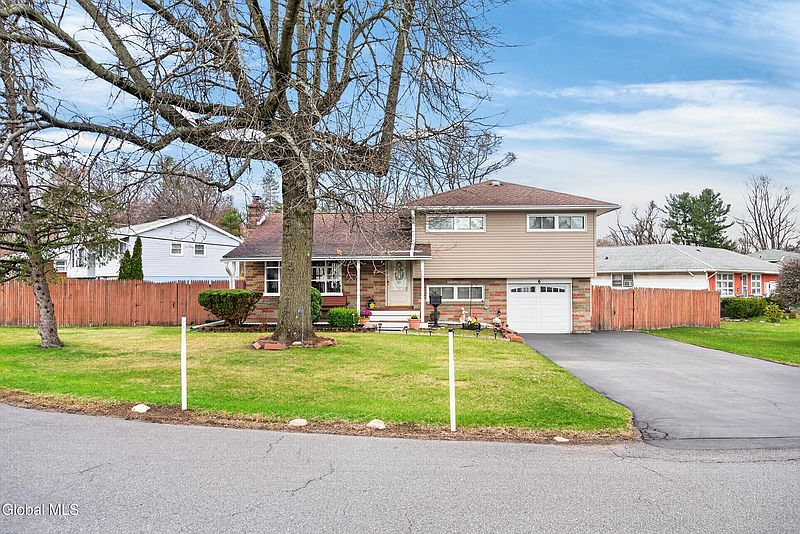 2nd image of 6 Nicholas Drive