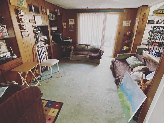 4th image of 2 Maywood Ct