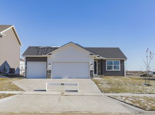3648 NE Winding Trail Dr, Ankeny, IA 50021