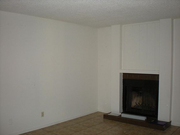 4th image of 1550 W Ashlan Ave APT 103