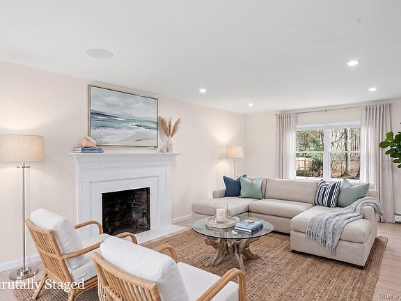 3rd image of 5845 N Bayview Road