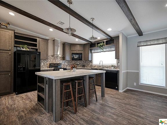 5th image of 413 Leisure Ln
