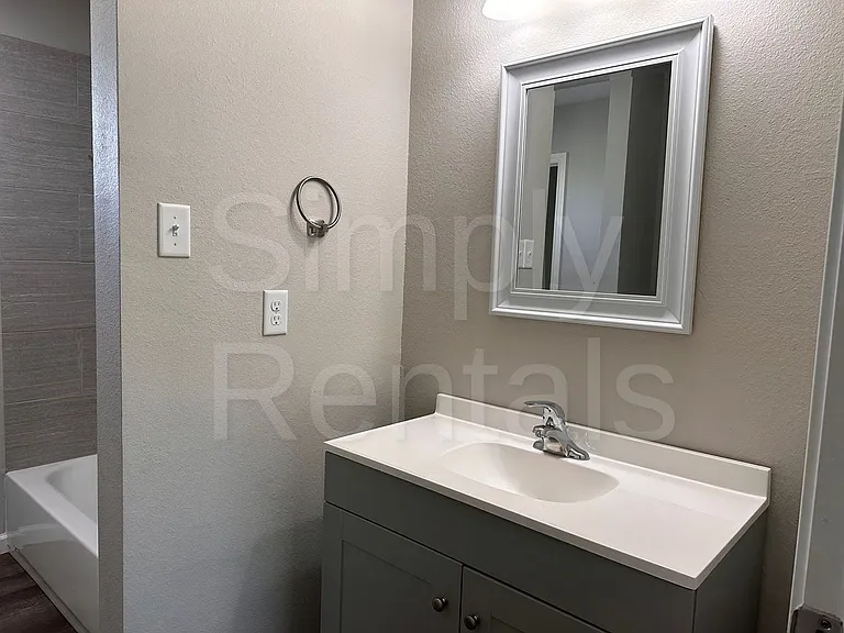 11015 W Interstate Highway 30 — Photo 14