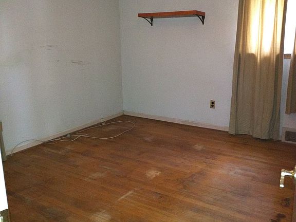 2nd image of 6408 Whitby St