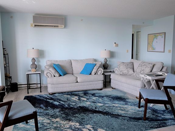 4th image of 215 E Grand Ave APT 306