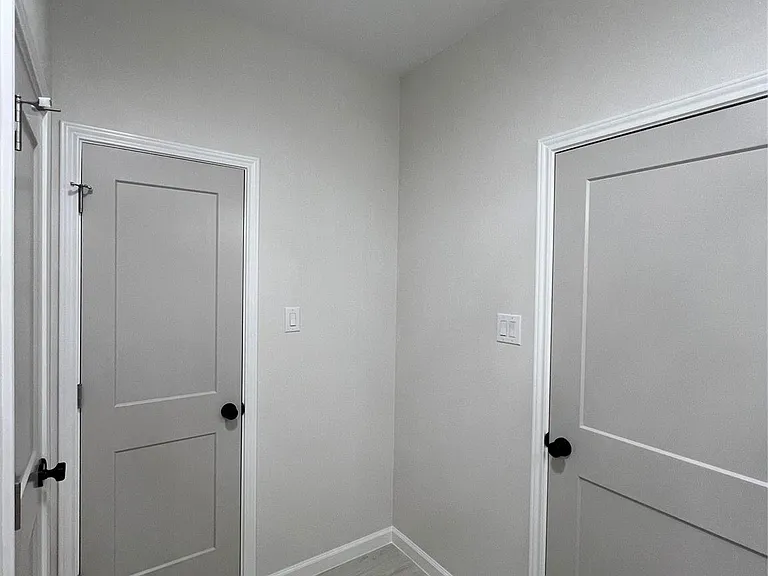 817 Center St — Photo 28