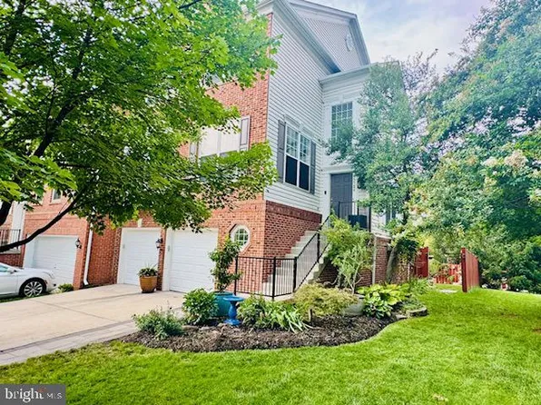 45784 Mountain Pine Sq, Sterling, VA 20166