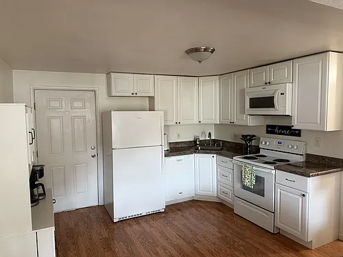 2322 Hoyt Ave Photo 1