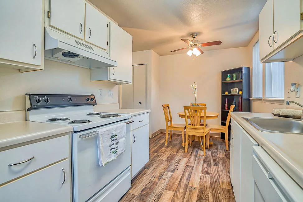 Oak Glen Apartments — Photo 4