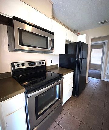5th image of 8823 Adams Hill Dr