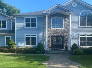 120 Shoreham Rd, Massapequa, NY 11758