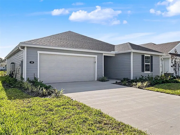55 Signet Cir — Photo 1
