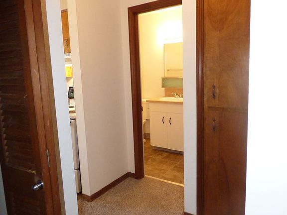 5th image of 2131 Center St NE APT 6