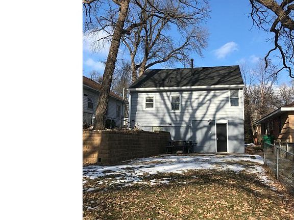 3rd image of 4232 Wooddale Ave S