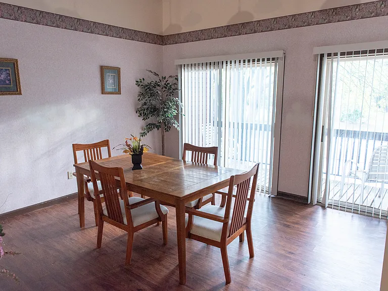 Cedar Point Apartments — Photo 11