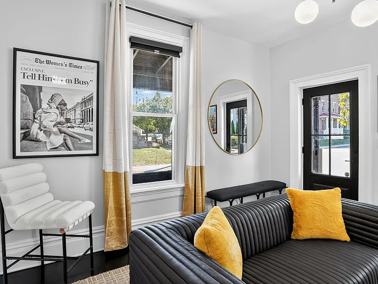 70 E 4th Ave #70 — Photo 3