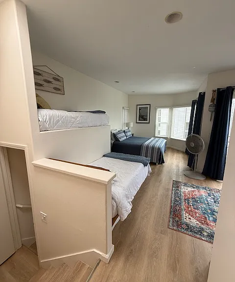 718 Sunset Ct — Photo 13