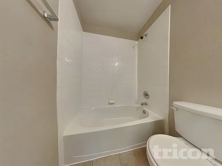 7707 Foxwaithe Ln — Photo 13