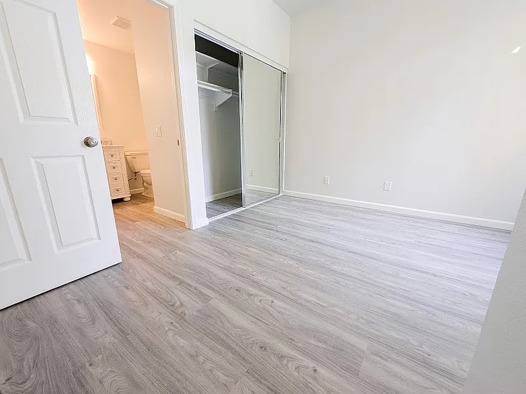 25855 McBean Pkwy #64 — Photo 17
