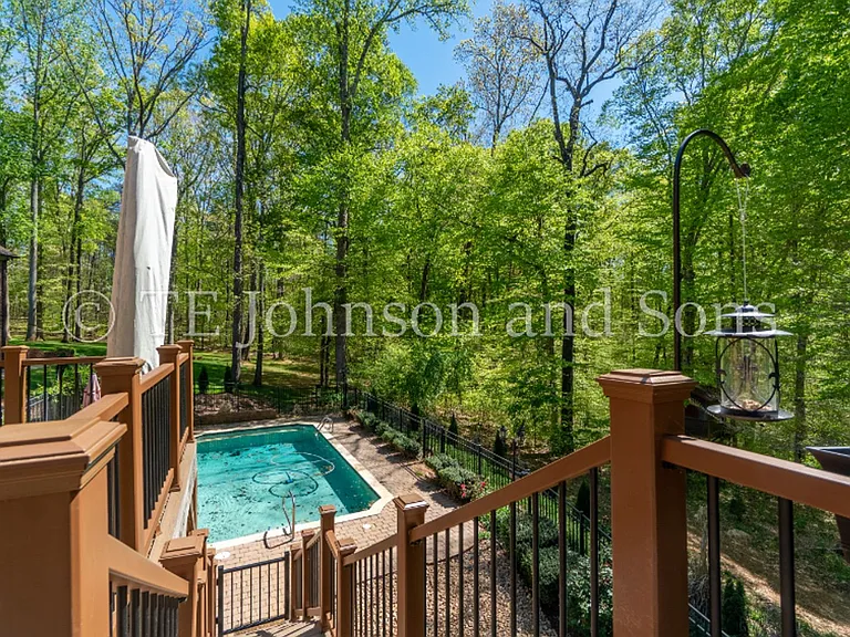 1112 Oakencroft Ct — Photo 55