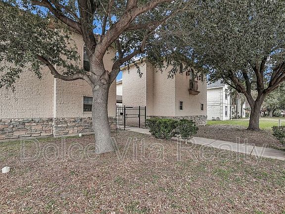 2nd image of 2102 Kimberly Ln APT 2