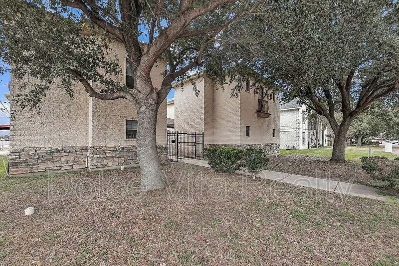 Building Photo - 2102 Kimberly Ln #2