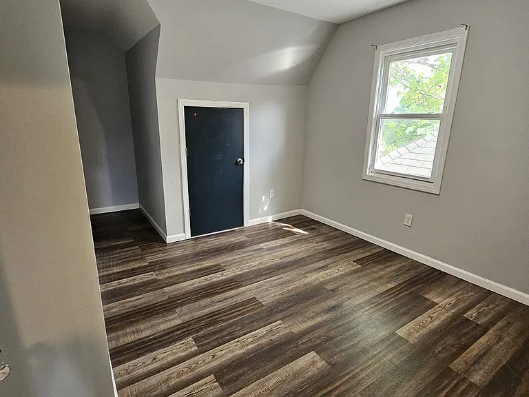 228 S 7th St #3 — Photo 9