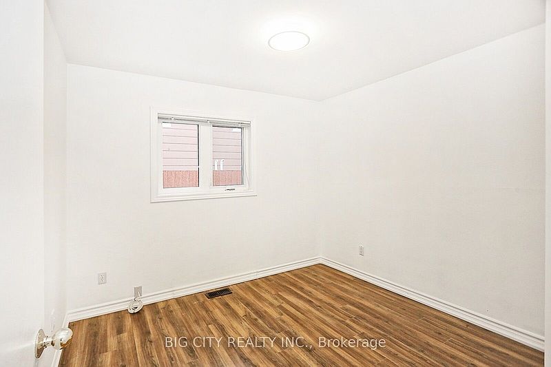Toronto House for rent - 4 Bedrooms — photo 11