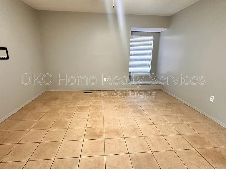 6715 Lyrewood Ln — Photo 16