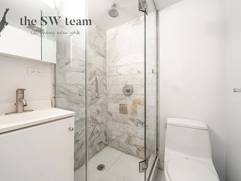 338 E 11th St #2W — Photo 6