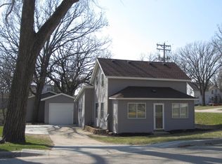 117 Ash St NE, New London, MN 56273