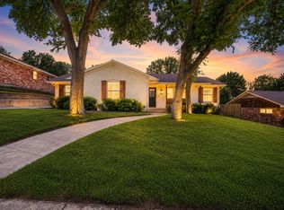2341 Pinebluff Dr, Dallas, TX 75228