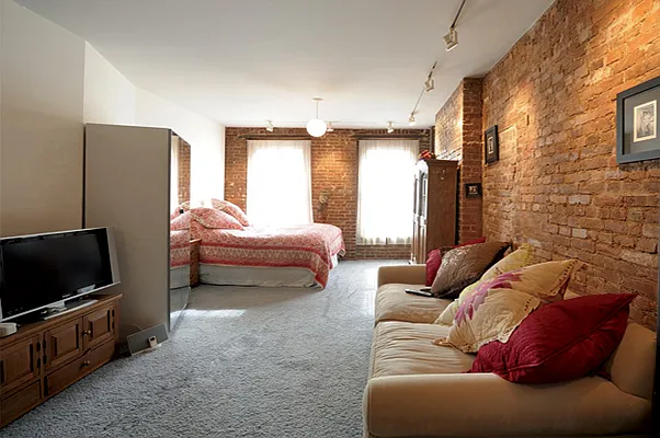 Rented by CORE | media 19