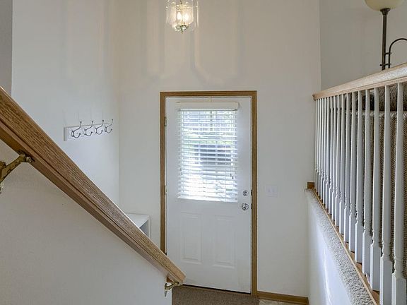 4th image of 5421 S 190th St