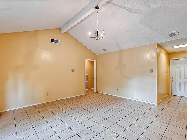14427 Campden Hill Rd — Photo 3