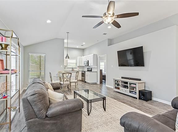 5th image of 4735 Poppy Dr E