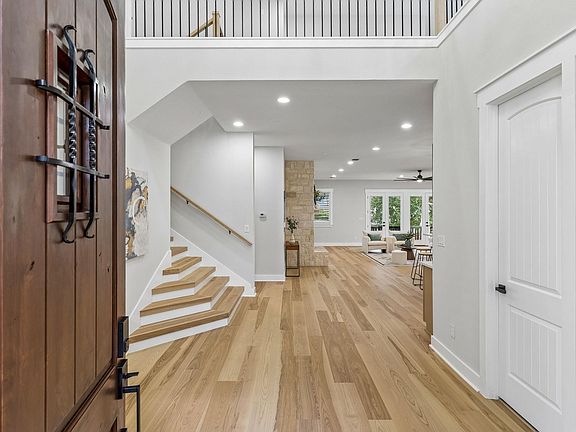 2nd image of 2802 Grand Oaks Loop