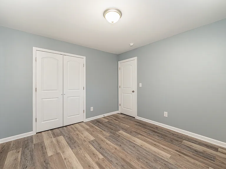 427 N Yadkin Ave — Photo 5