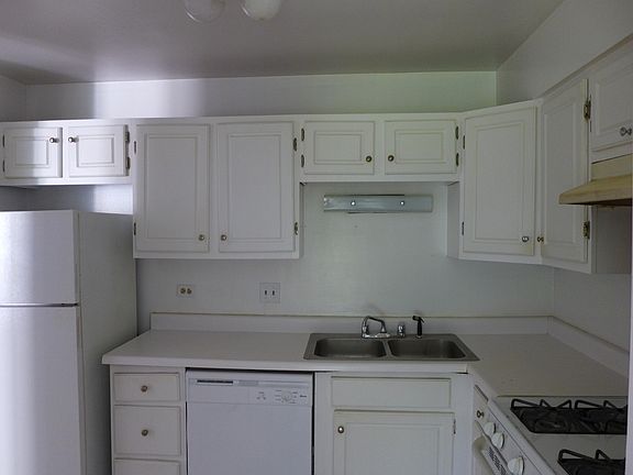 5th image of 2200 Bayside Dr Unit 1