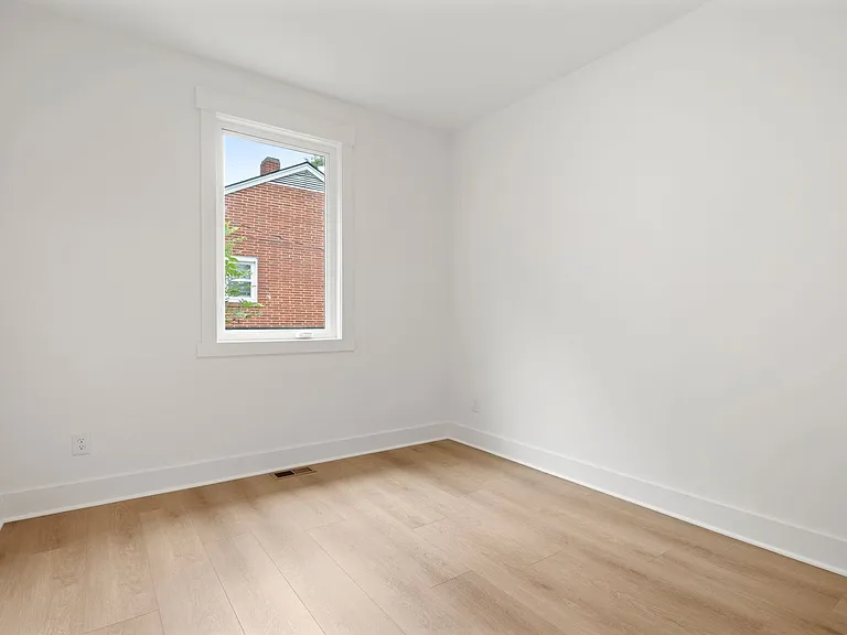 1019 Grant St — Photo 11