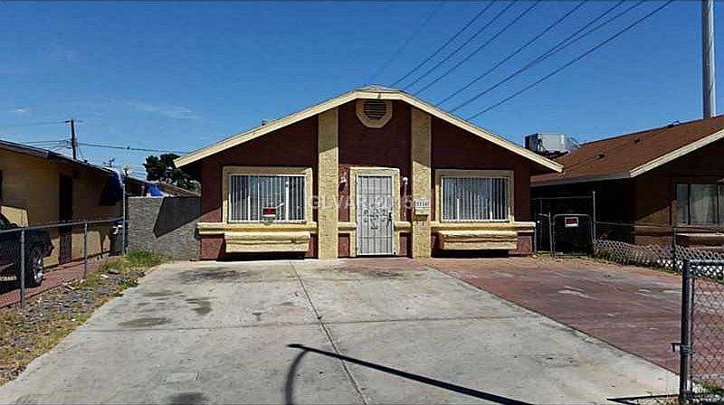 1st image of 1116 Hart Ave
