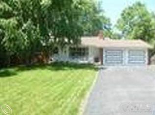 215 William Rd, Rochester, MI 48307