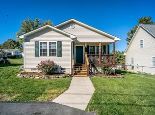 63 Pine Tree Ln, Staunton, VA 24401